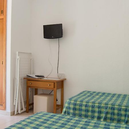 Hostal Rosales Es Pujols Buitenkant foto