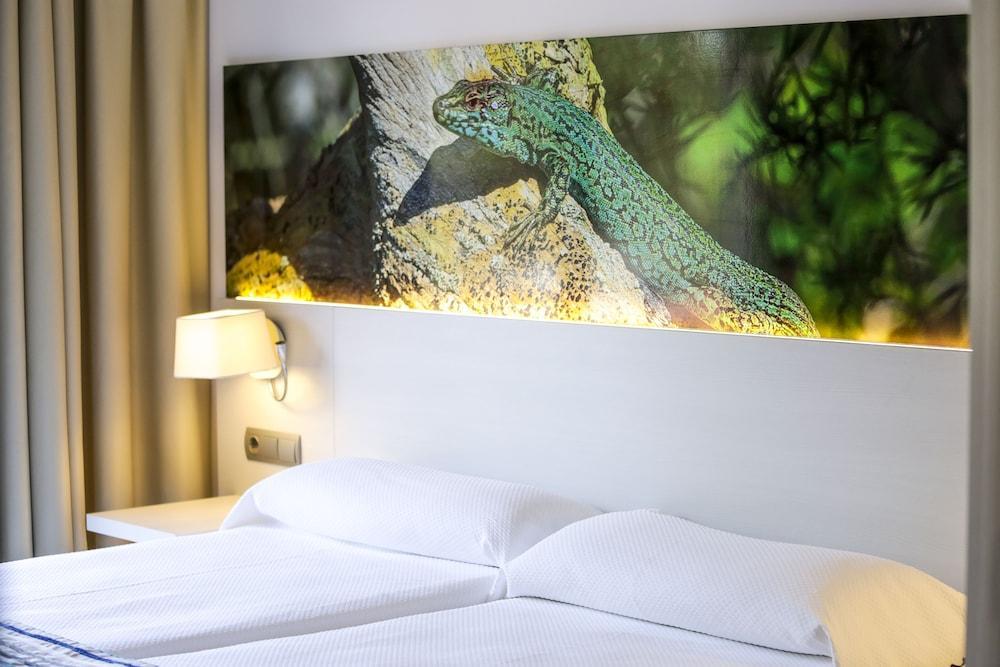 Hostal Rosales Es Pujols Buitenkant foto