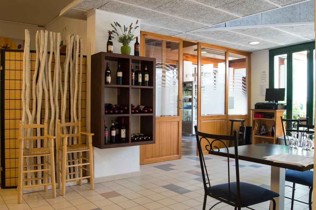 Hostal Rosales Es Pujols Buitenkant foto
