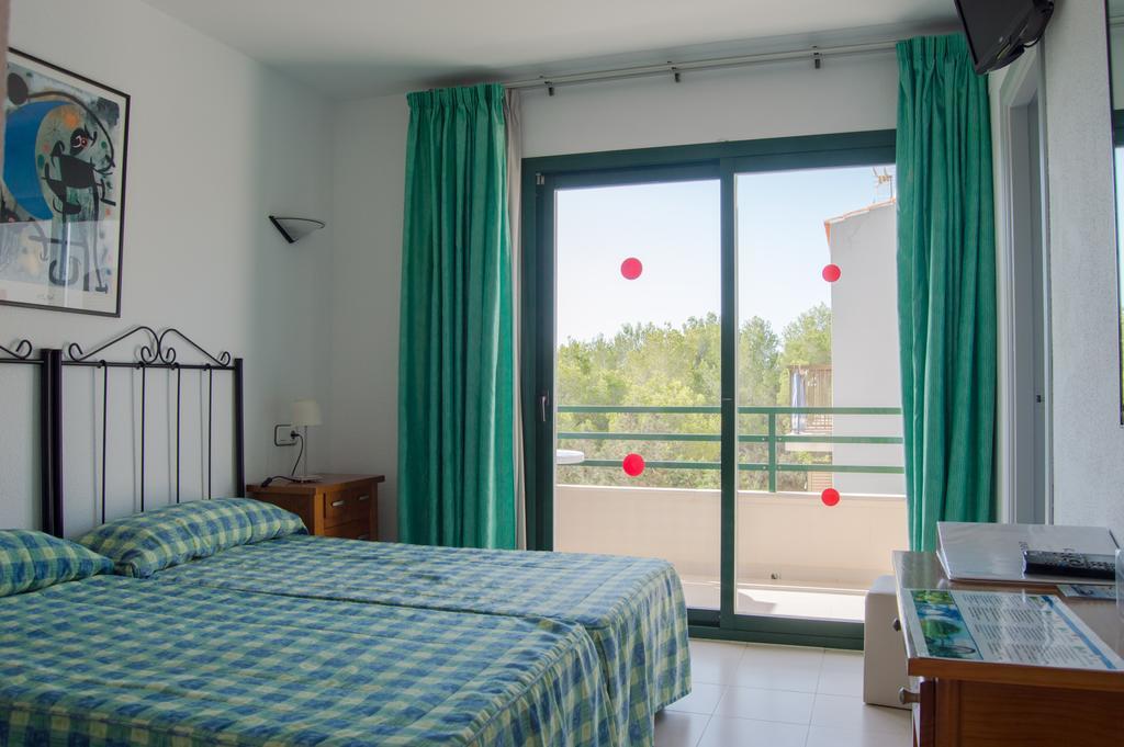 Hostal Rosales Es Pujols Buitenkant foto