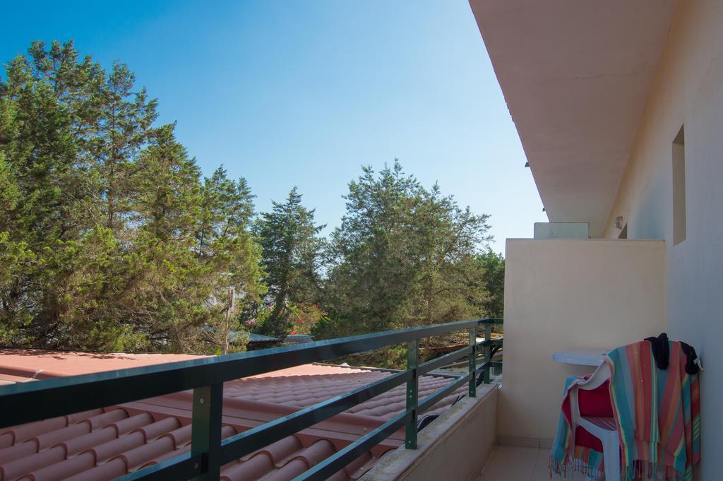 Hostal Rosales Es Pujols Buitenkant foto