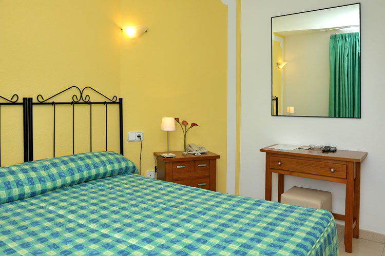 Hostal Rosales Es Pujols Buitenkant foto