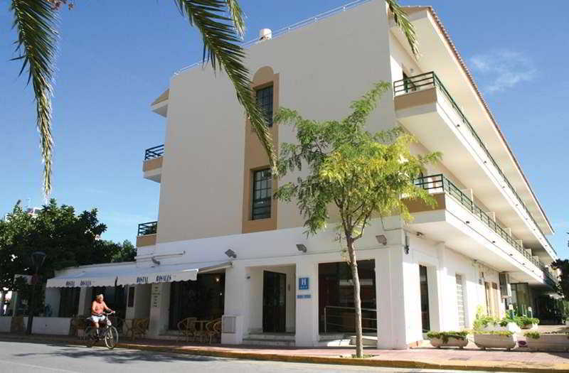 Hostal Rosales Es Pujols Buitenkant foto