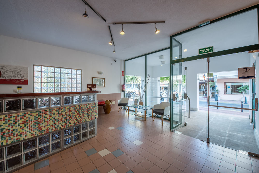Hostal Rosales Es Pujols Buitenkant foto